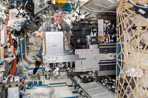 iss056e136571