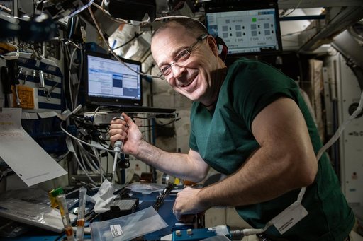 iss056e142865_alt