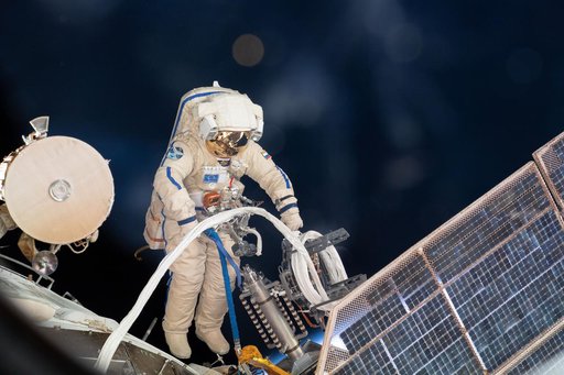iss056e142981