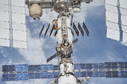 iss056e201382