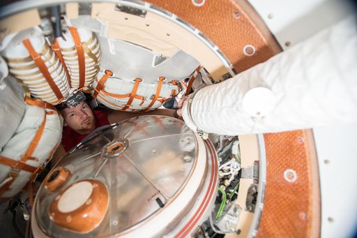 iss057e023088