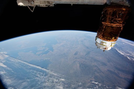 iss057e045679