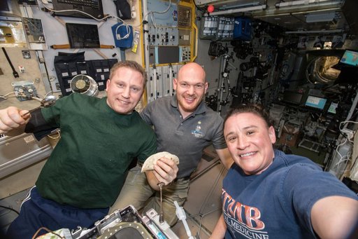 iss057e074565