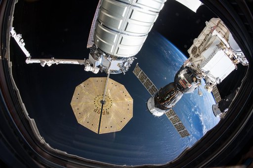 iss057e105773