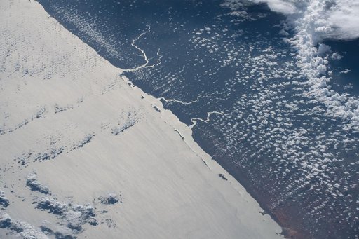 iss057e106175