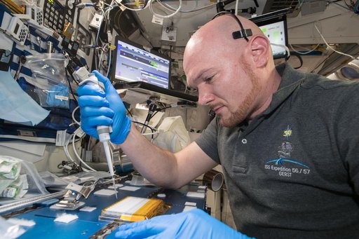 iss057e106231
