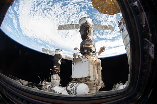 iss057e131572