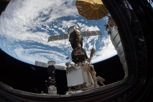 iss057e131575