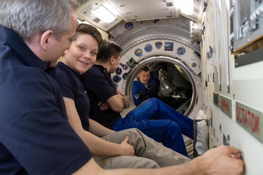 iss059e000040