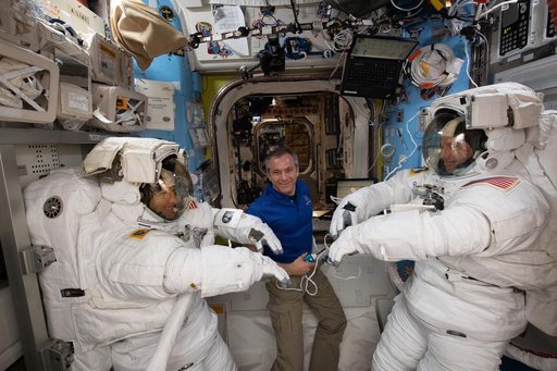 iss059e001079
