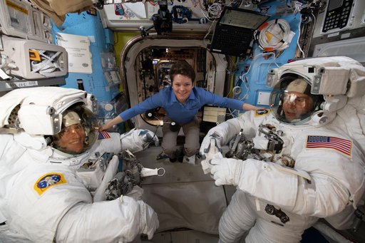 iss059e001093