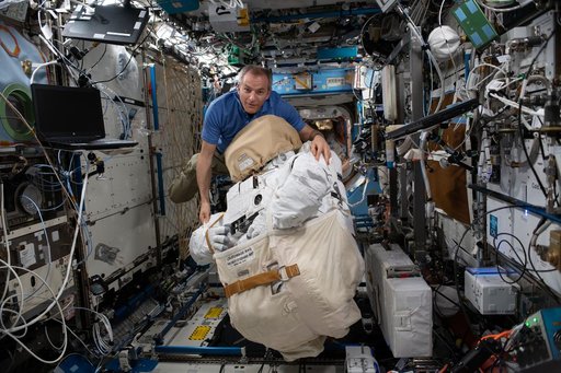 iss059e001272