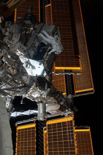 iss059e002127