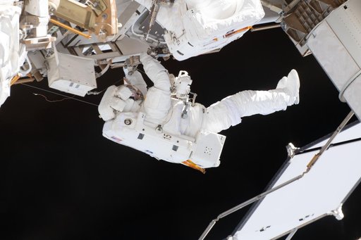 iss059e002192