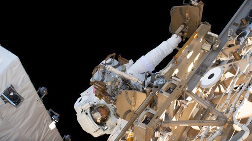 iss059e005592