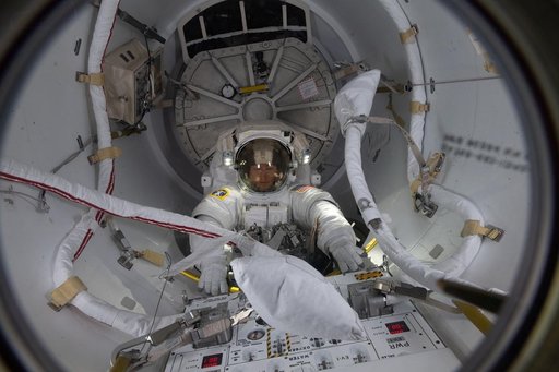 iss059e006420