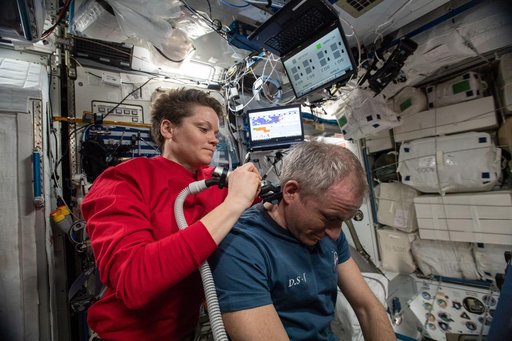 iss059e013084
