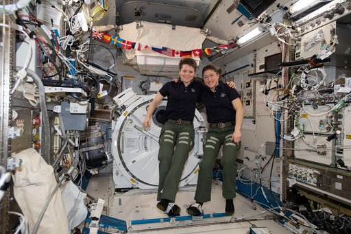 iss059e021250