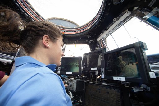 iss059e021406