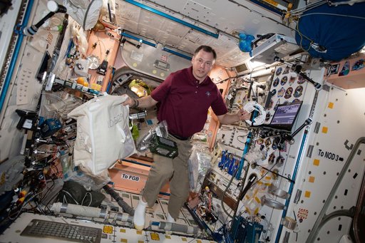 iss059e021494