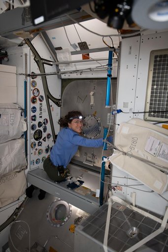 iss059e088952