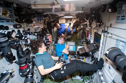 iss059e102838