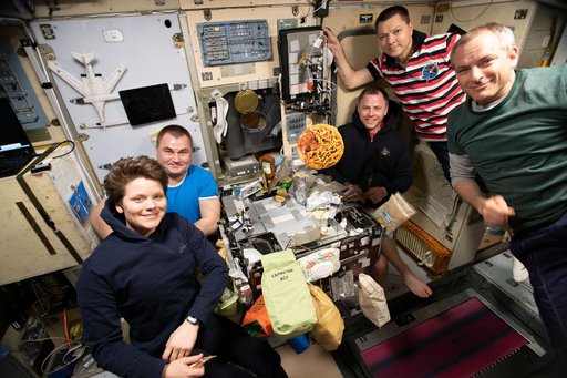 iss059e103442