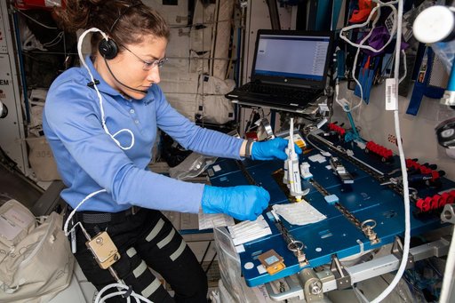 iss059e111734