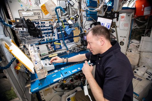 iss059e112425