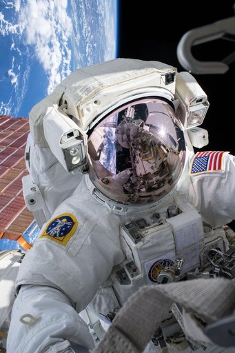 iss061e003293