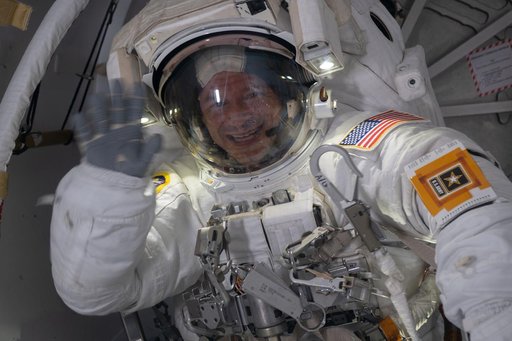 iss061e003683