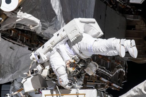 iss061e005311