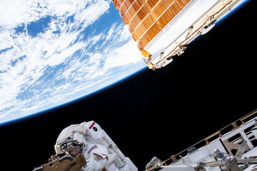 iss061e005514