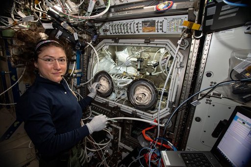 iss061e012803