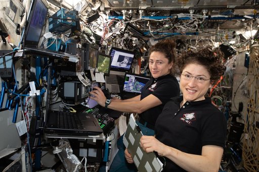 iss061e045472