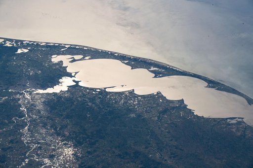 iss061e048125