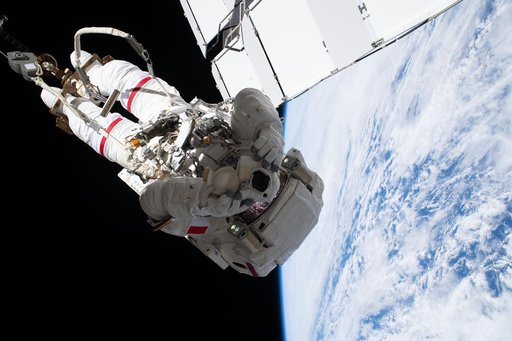 iss061e058522