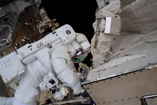 iss061e065826