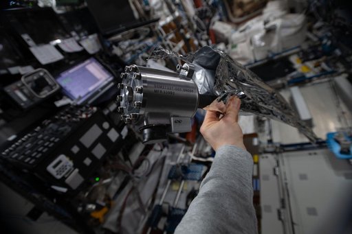 iss061e092274