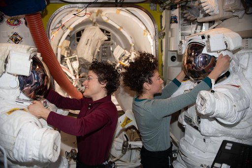 iss061e121950
