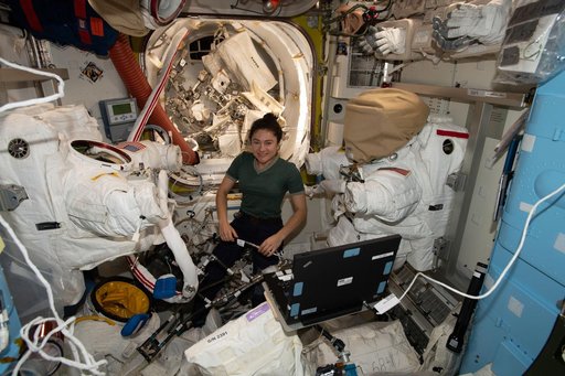iss061e122170