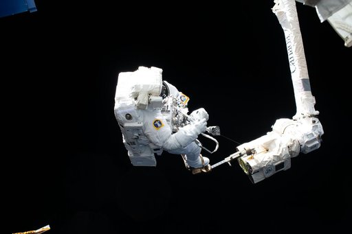 iss061e143112