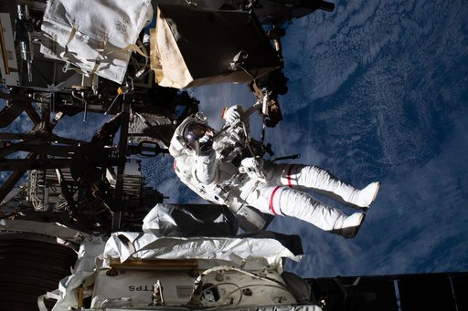 iss061e144253