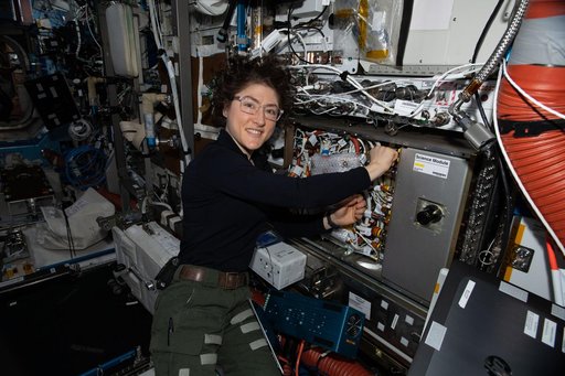iss061e145487