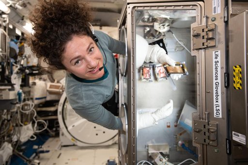 iss062e075249