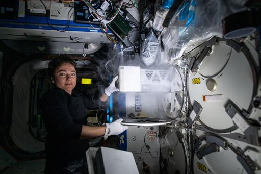 iss062e120699