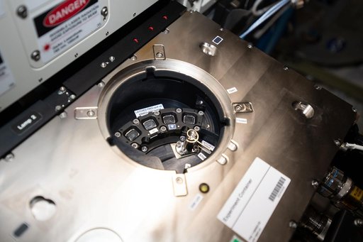 FSL SOFT MATTER DYNAMICS Experiment Container