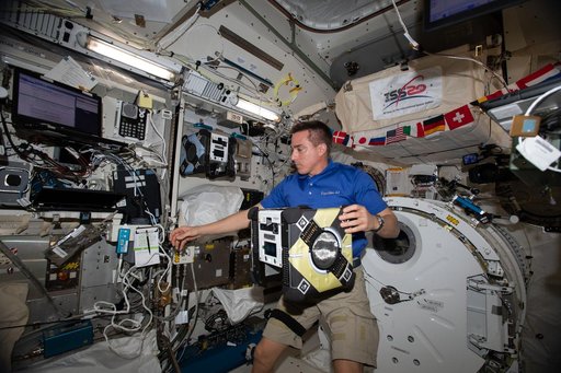 iss063e004089