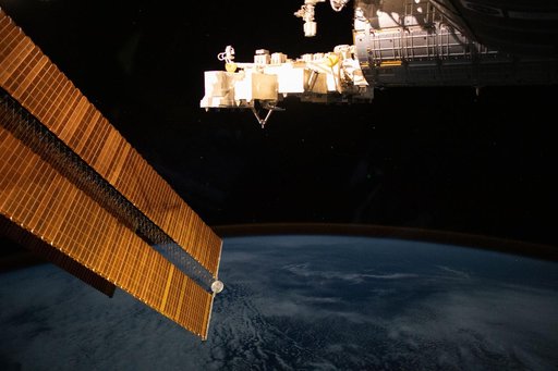 iss063e006674