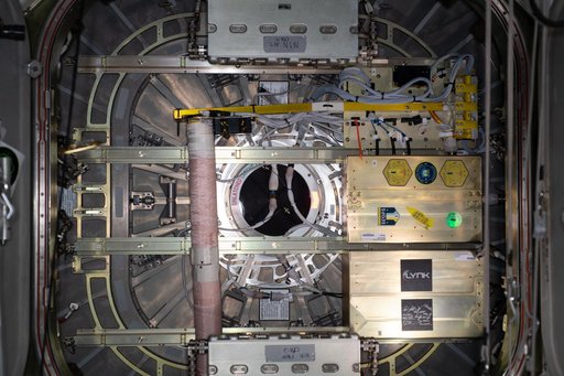 iss063e010534